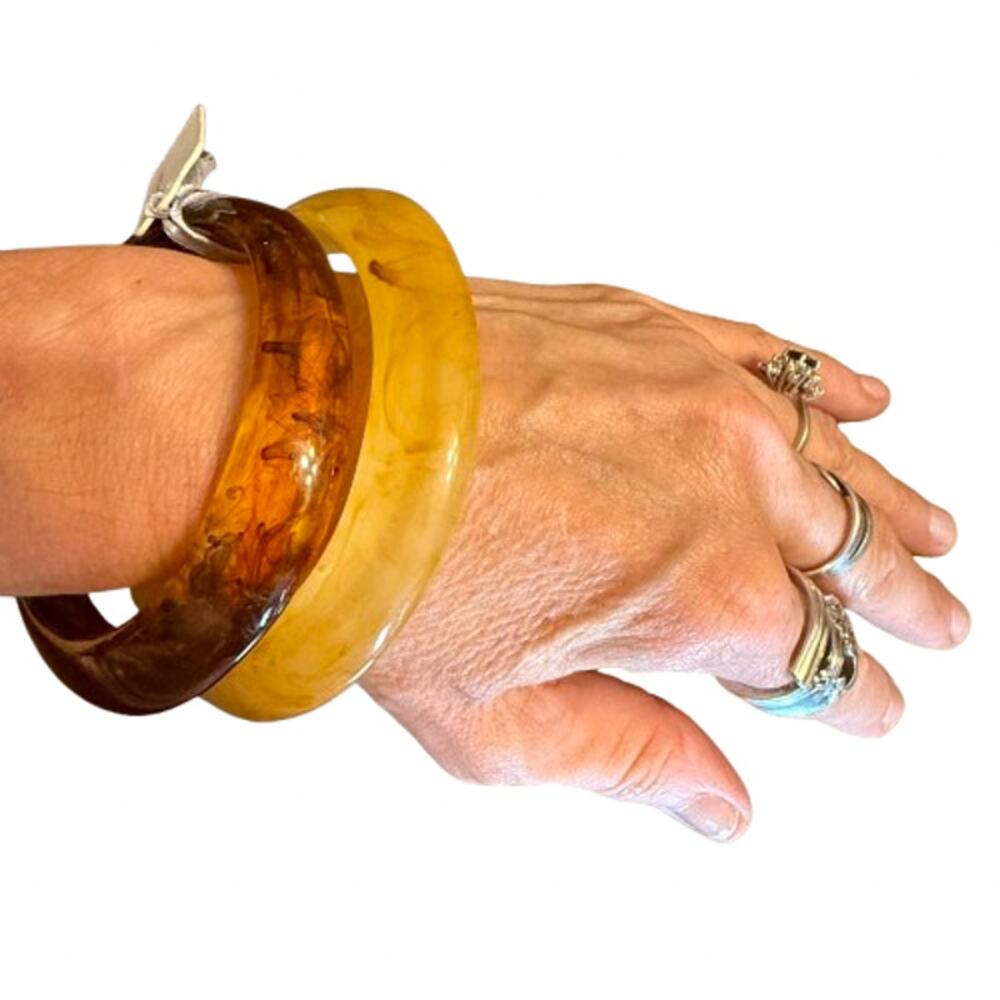 RUSH Denis & Charles Amber Tortoiseshell Lucite Bangle Set - Picture 5 of 6
